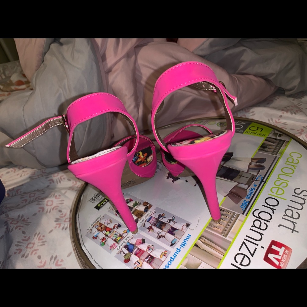 Heels - Picture 2 of 3